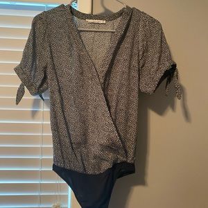 Abercrombie tie sleeve bodysuit, XS
